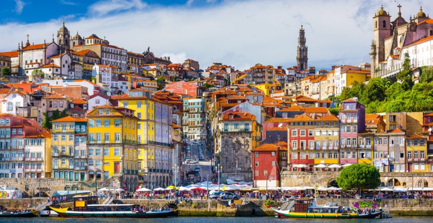 Douro - Porto,-Portugal-old-town-skyline-from-across-the-Douro-RiverLowRes